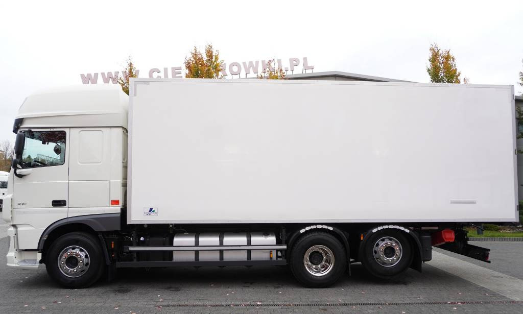 DAF XF 450 6×2 E6 / Refrigerator Lacapitaine / ATP/FRC to 2027 / 18 pallets - Рефрижератор камион: снимка 4 DAF XF 450 6×2 E6 / Refrigerator Lacapitaine / ATP/FRC to 2027 / 18 pallets - Рефрижератор камион: снимка 4