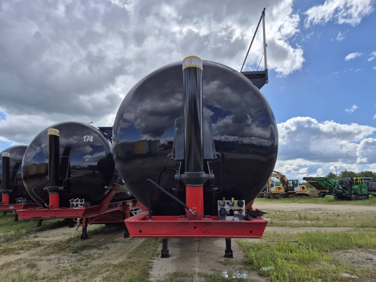 FELDBINDER KIP 66.3 Silo tank / 66 m3 / 2022 / 10 units - Цистерна за насипни товари: снимка 2 FELDBINDER KIP 66.3 Silo tank / 66 m3 / 2022 / 10 units - Цистерна за насипни товари: снимка 2