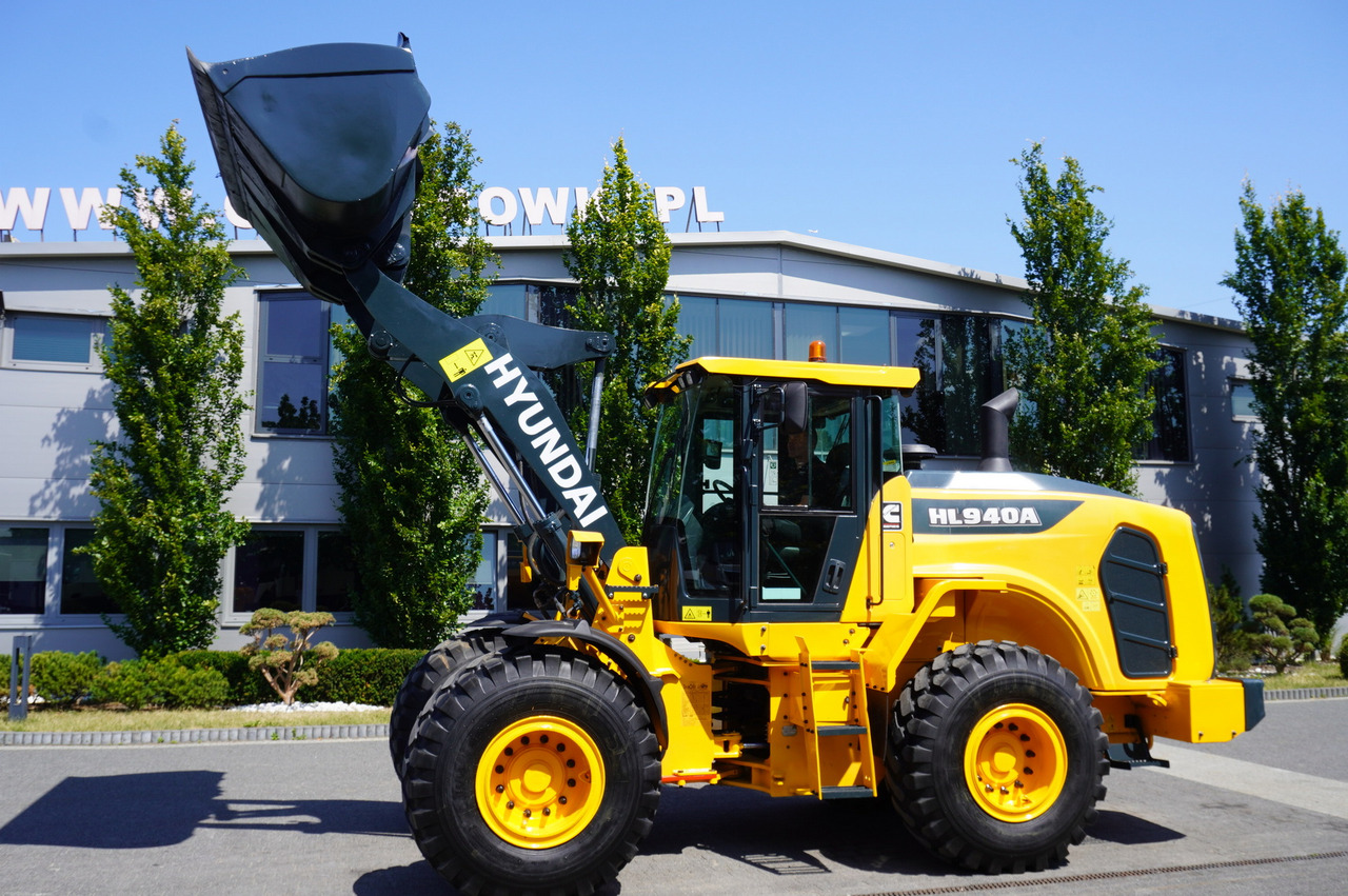 HYUNDAI HL940A articulated loader / year 2021 / weight 13.5t year of production 2021 - Колесен товарач: снимка 1 HYUNDAI HL940A articulated loader / year 2021 / weight 13.5t year of production 2021 - Колесен товарач: снимка 1