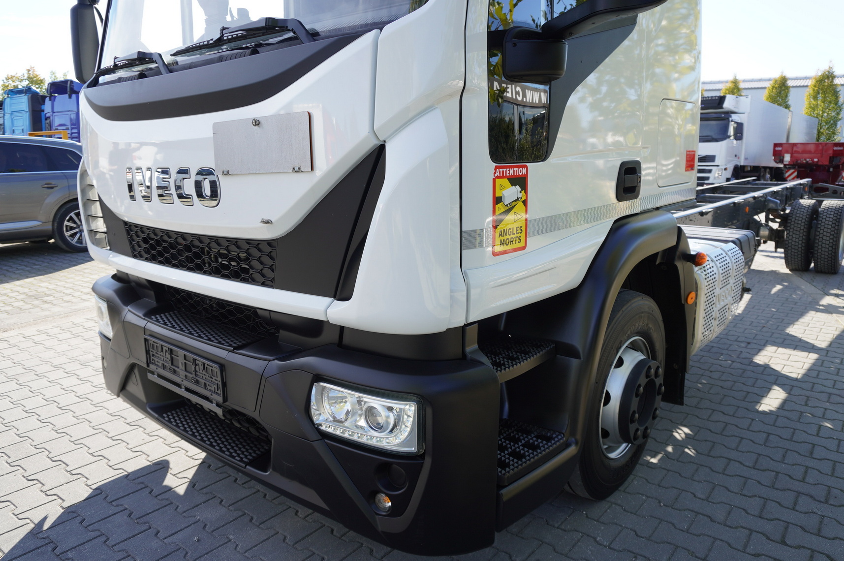 IVECO Eurocargo 140e19 4×2 E6 Glob / ADR / frame 8,1m - Шаси кабина: снимка 5 IVECO Eurocargo 140e19 4×2 E6 Glob / ADR / frame 8,1m - Шаси кабина: снимка 5