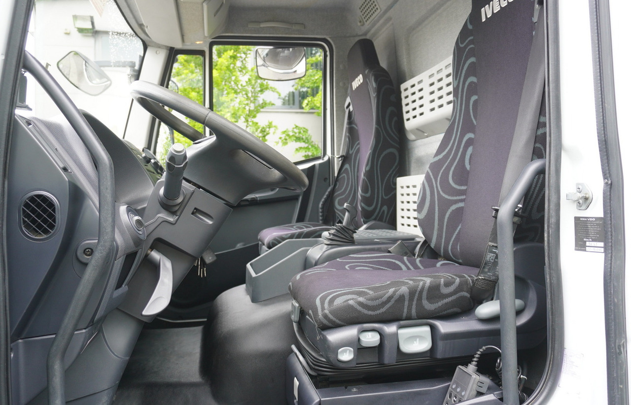 Лизинг на IVECO Eurocargo 150 E25 / 90 tho. km !!! / Tow truck IVECO Eurocargo 150 E25 / 90 tho. km !!! / Tow truck: снимка 19 Лизинг на IVECO Eurocargo 150 E25 / 90 tho. km !!! / Tow truck IVECO Eurocargo 150 E25 / 90 tho. km !!! / Tow truck: снимка 19