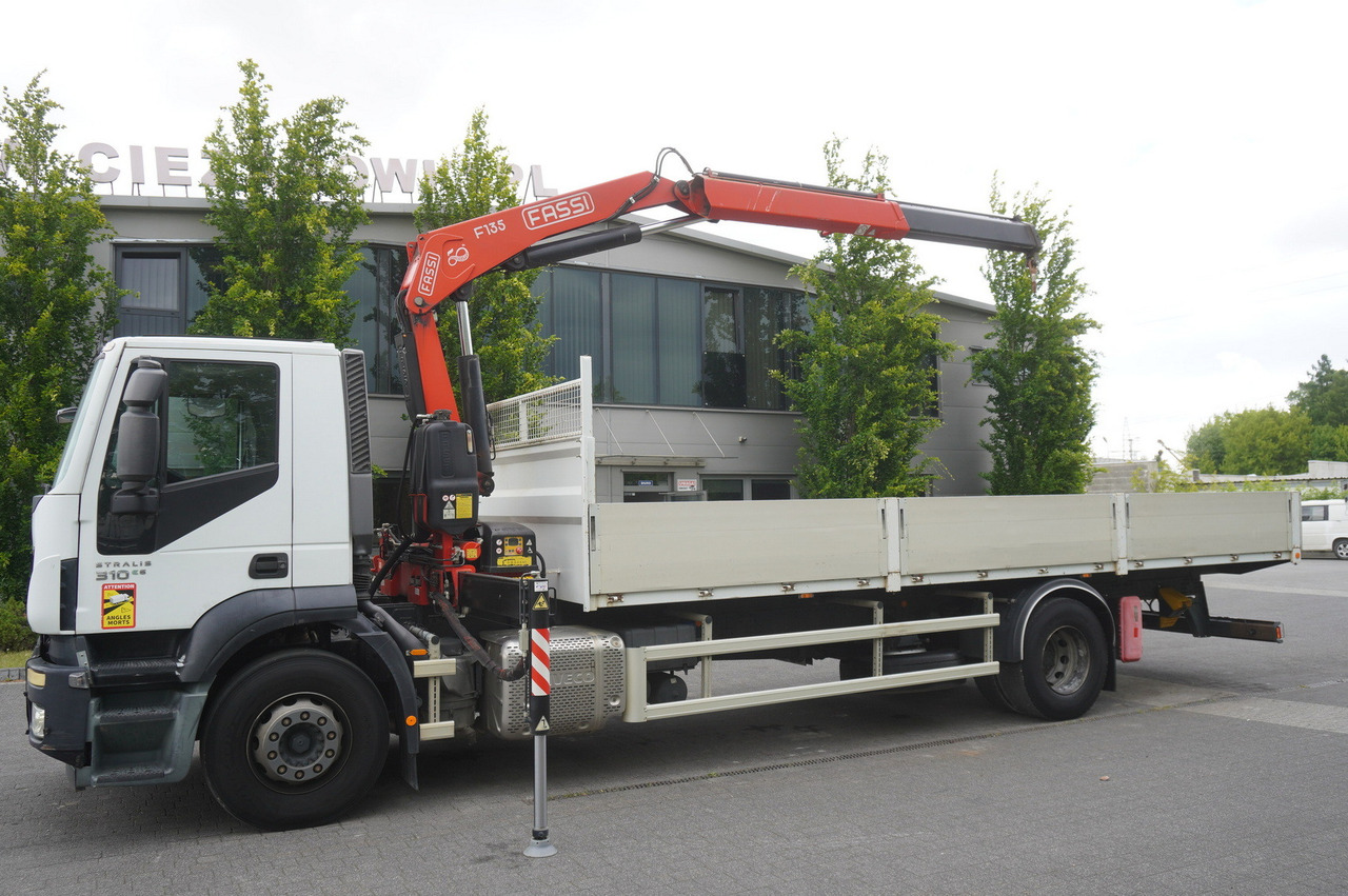 IVECO STRALIS 19.310 E6 / Flatbed 19 EPAL / FASSI F135 / 225 MTH! / 5.7 T - Бордови камион, Камион с кран: снимка 4 IVECO STRALIS 19.310 E6 / Flatbed 19 EPAL / FASSI F135 / 225 MTH! / 5.7 T - Бордови камион, Камион с кран: снимка 4