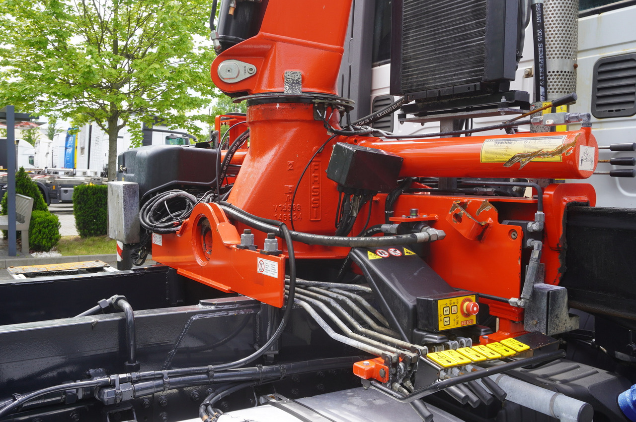 Камион с кран IVECO STRALIS 330 E6 / FASSI 195A 8.5 T / 3-side tipper: снимка 15