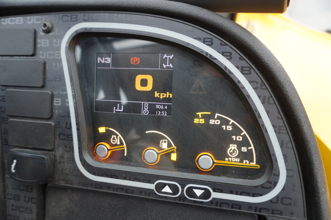 JCB 531-70 / 900 MTH telescopic charger! / 3.1 T / 7 M - Телескопичен колесен товарач: снимка 2 JCB 531-70 / 900 MTH telescopic charger! / 3.1 T / 7 M - Телескопичен колесен товарач: снимка 2