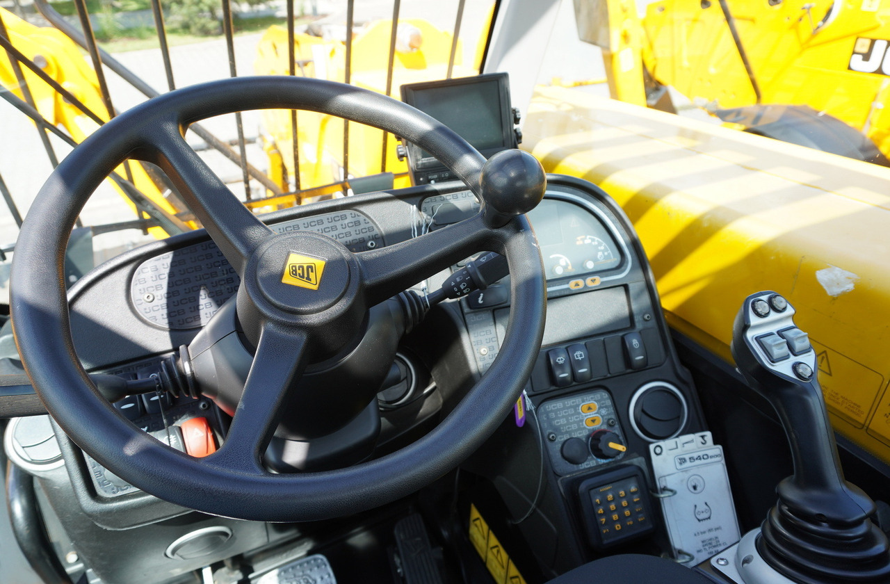 JCB 540-200 Telescopic Loader / 20 m reach / joystick / 2 units - Телескопичен колесен товарач: снимка 4 JCB 540-200 Telescopic Loader / 20 m reach / joystick / 2 units - Телескопичен колесен товарач: снимка 4