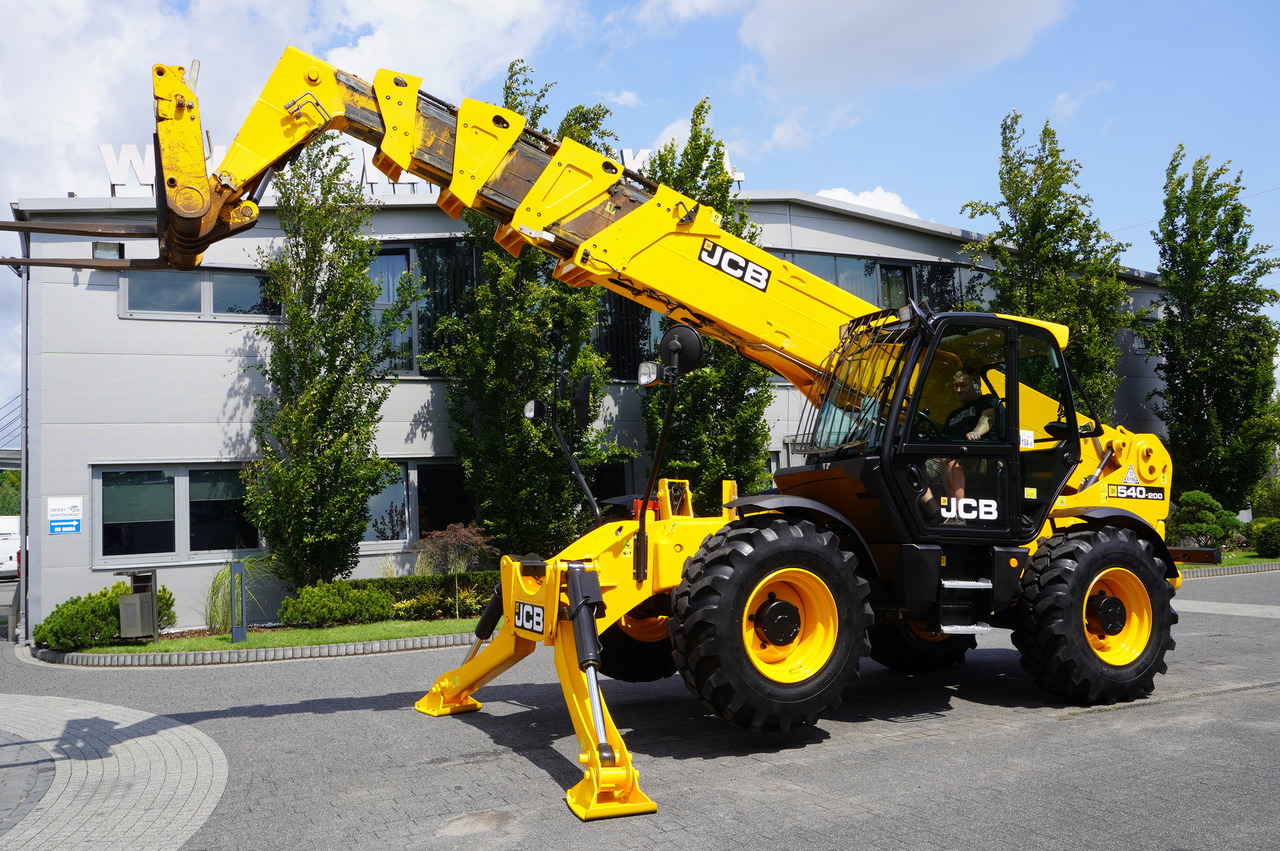 JCB 540-200 Telescopic Loader / 20 m reach / joystick / 2 units - Телескопичен колесен товарач: снимка 3 JCB 540-200 Telescopic Loader / 20 m reach / joystick / 2 units - Телескопичен колесен товарач: снимка 3