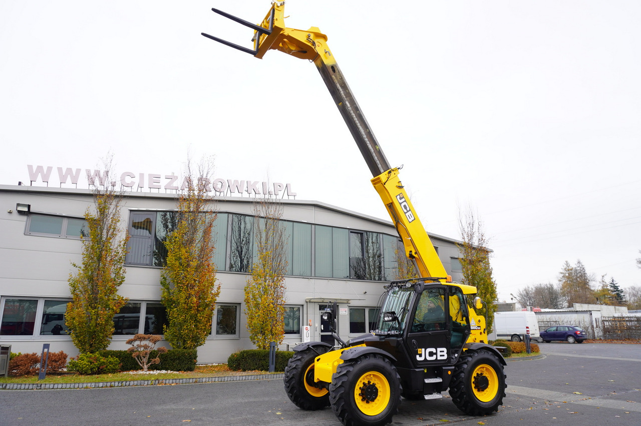JCB 560-80 / 6 ton lifting capacity / power 146 HP - Телескопичен колесен товарач: снимка 1 JCB 560-80 / 6 ton lifting capacity / power 146 HP - Телескопичен колесен товарач: снимка 1