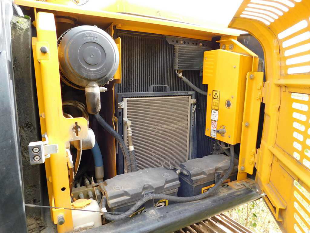 JCB JS 145LC crawler excavator / 4800 MTH - Верижен багер: снимка 3 JCB JS 145LC crawler excavator / 4800 MTH - Верижен багер: снимка 3