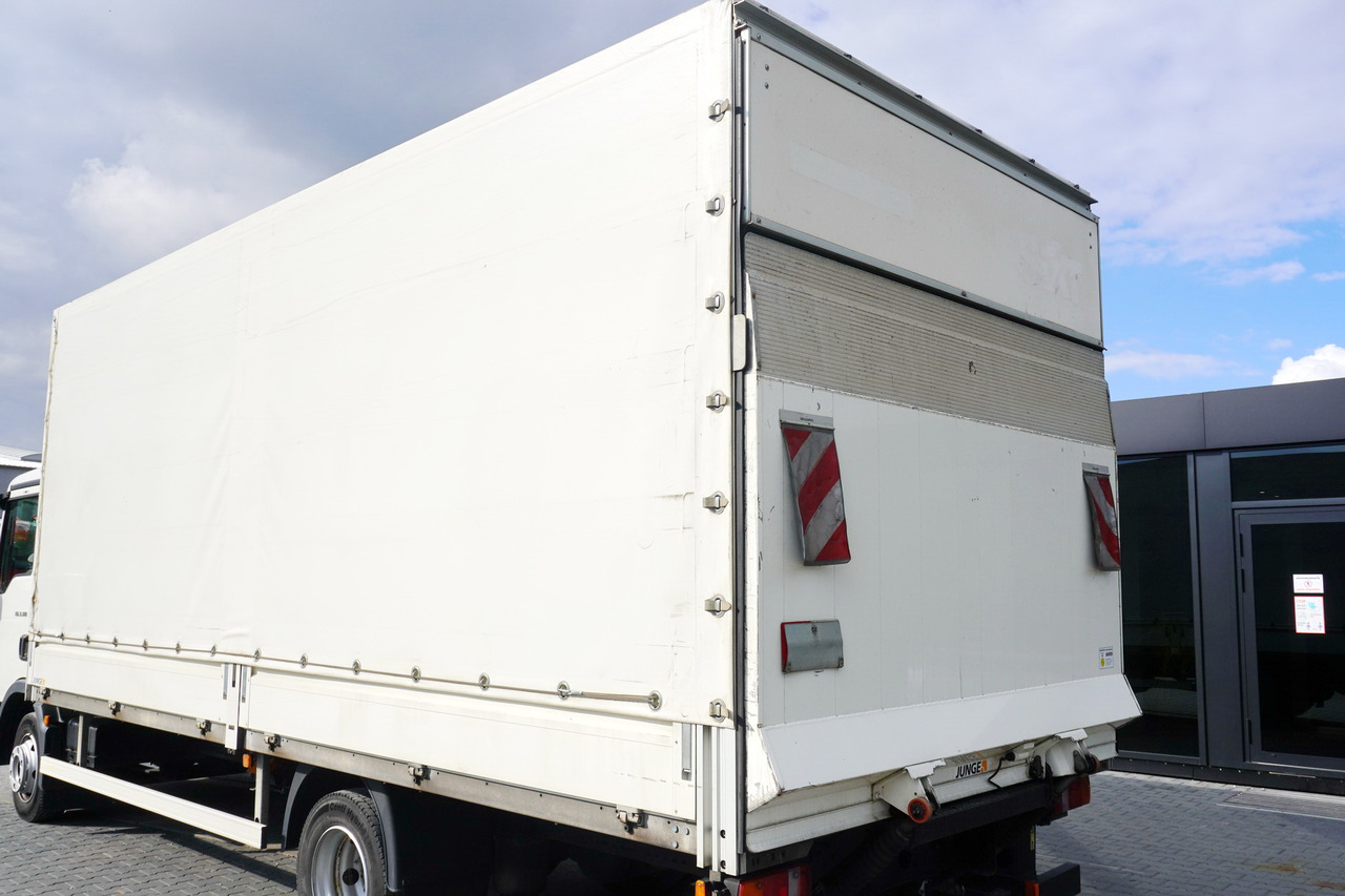 JUNGE Tarpaulin body + lift Dhollandia 1000 kg - Брезентова каросерия: снимка 4 JUNGE Tarpaulin body + lift Dhollandia 1000 kg - Брезентова каросерия: снимка 4