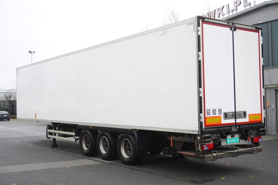 LAMBERET refrigerated semi-trailer / Carrier Vector 1550 unit - Рефрижератор полуремарке: снимка 4 LAMBERET refrigerated semi-trailer / Carrier Vector 1550 unit - Рефрижератор полуремарке: снимка 4