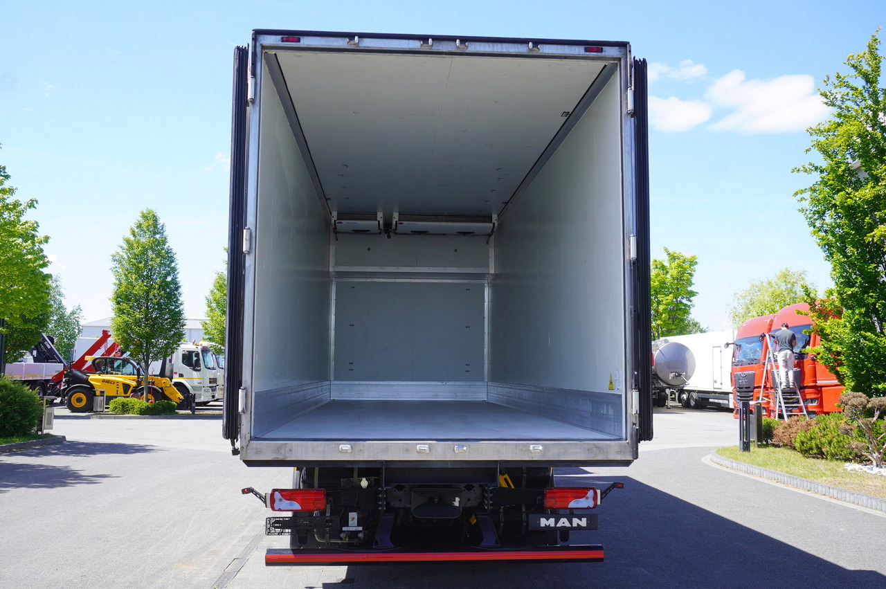 MAN GX 26.510 / 2022 / NEW Krone bitemperature refrigerated truck / Carrier Supra 850 MT / 4 units - Рефрижератор камион: снимка 4 MAN GX 26.510 / 2022 / NEW Krone bitemperature refrigerated truck / Carrier Supra 850 MT / 4 units - Рефрижератор камион: снимка 4