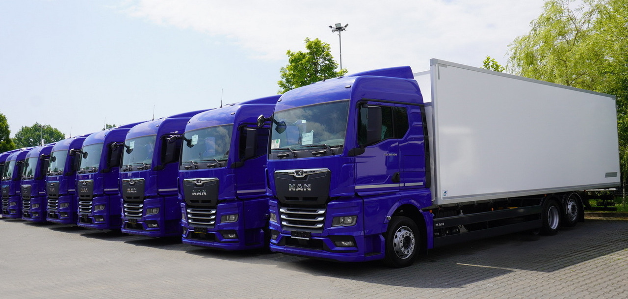 Нови Рефрижератор камион MAN New TGX 26.400 / NEW IGLOOCAR refrigerator 20 pallets / 6×2 / 2024 / 2 units: снимка 12 Нови Рефрижератор камион MAN New TGX 26.400 / NEW IGLOOCAR refrigerator 20 pallets / 6×2 / 2024 / 2 units: снимка 12