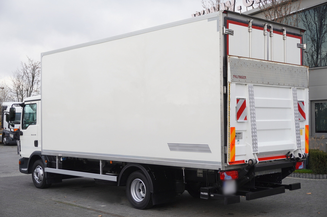 MAN TGL 12.190 / 14 EPAL Refrigerator / Carrier Xarios 500 / 3 units - Рефрижератор камион: снимка 3 MAN TGL 12.190 / 14 EPAL Refrigerator / Carrier Xarios 500 / 3 units - Рефрижератор камион: снимка 3