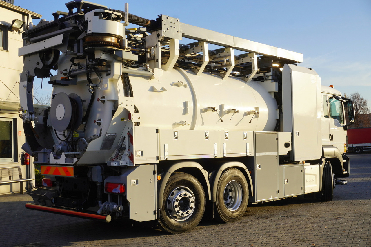 MAN TGS 26.360 E6 / RIVARD sewage cleaner 18 m3 / 180 tho. km / steering axle / 2 units - Каналопочистваща машина: снимка 4 MAN TGS 26.360 E6 / RIVARD sewage cleaner 18 m3 / 180 tho. km / steering axle / 2 units - Каналопочистваща машина: снимка 4