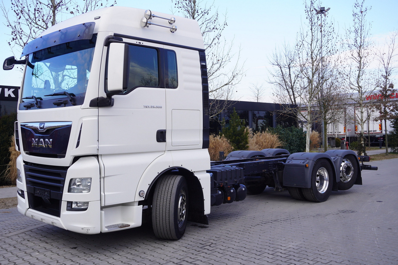 MAN TGX 26,500 / 500 HP / steering 3rd axle / 20 t cap. / Chassis 6.5 m - Шаси кабина: снимка 1 MAN TGX 26,500 / 500 HP / steering 3rd axle / 20 t cap. / Chassis 6.5 m - Шаси кабина: снимка 1