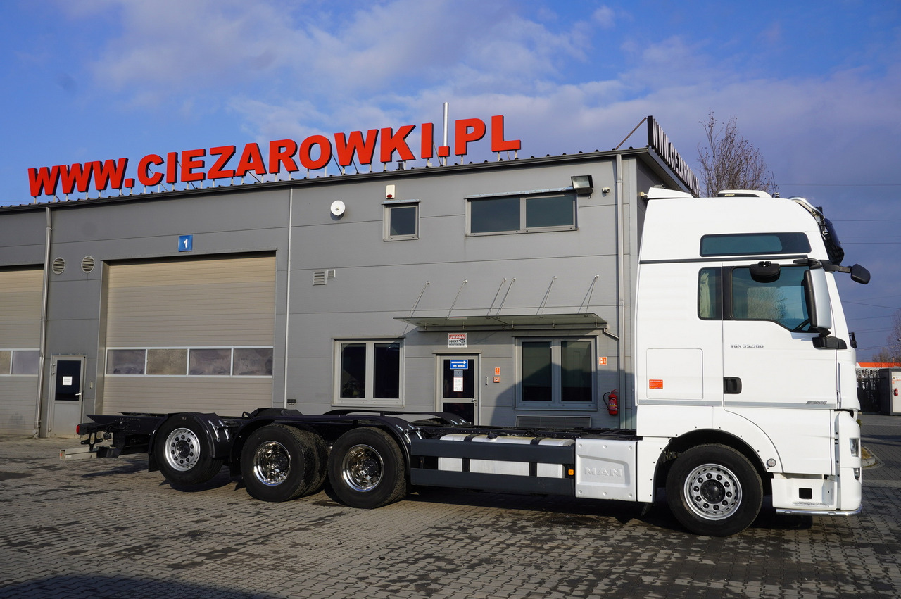 MAN TGX 35.580 E6 8x4/4 - 8.8m chassis frame - Камион с кран: снимка 4 MAN TGX 35.580 E6 8x4/4 - 8.8m chassis frame - Камион с кран: снимка 4
