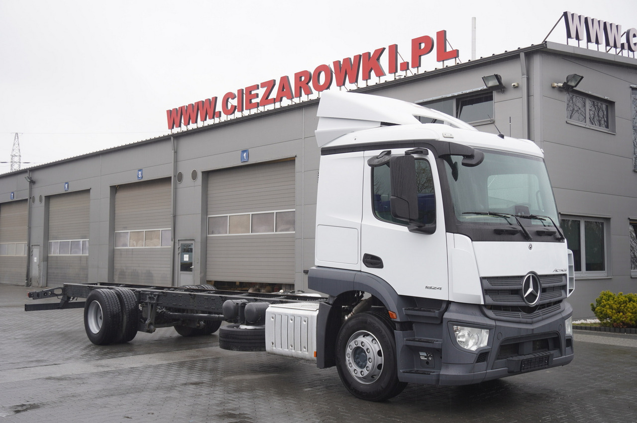 MERCEDES-BENZ Actros 1824 / 9.1 m chassis / sleeping cabin - Шаси кабина: снимка 1 MERCEDES-BENZ Actros 1824 / 9.1 m chassis / sleeping cabin - Шаси кабина: снимка 1