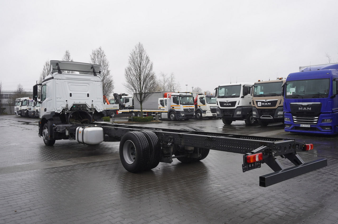 MERCEDES-BENZ Actros 1824 / 9.1 m chassis / sleeping cabin - Шаси кабина: снимка 5 MERCEDES-BENZ Actros 1824 / 9.1 m chassis / sleeping cabin - Шаси кабина: снимка 5