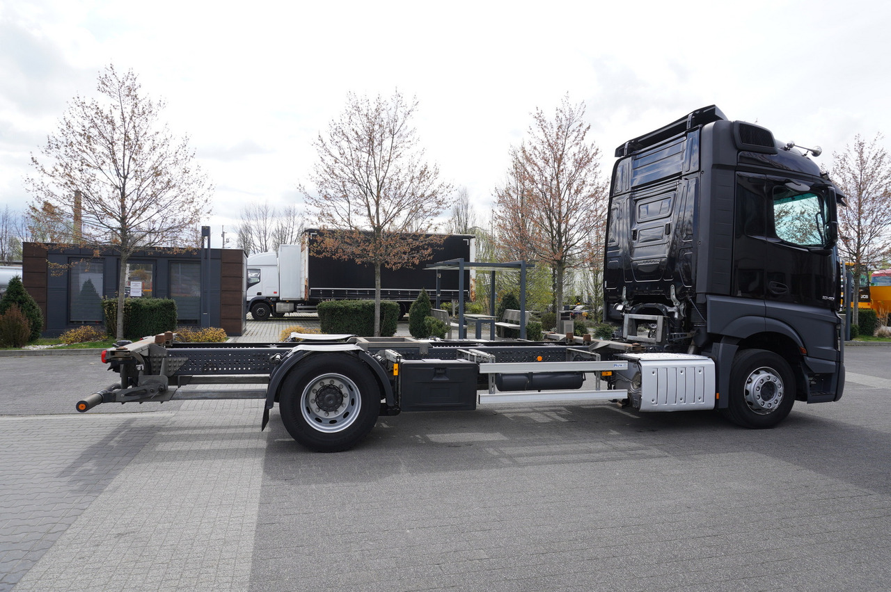 MERCEDES-BENZ Actros 1840 E6 4x2 / Lounge chair BDF - Шаси кабина: снимка 3 MERCEDES-BENZ Actros 1840 E6 4x2 / Lounge chair BDF - Шаси кабина: снимка 3
