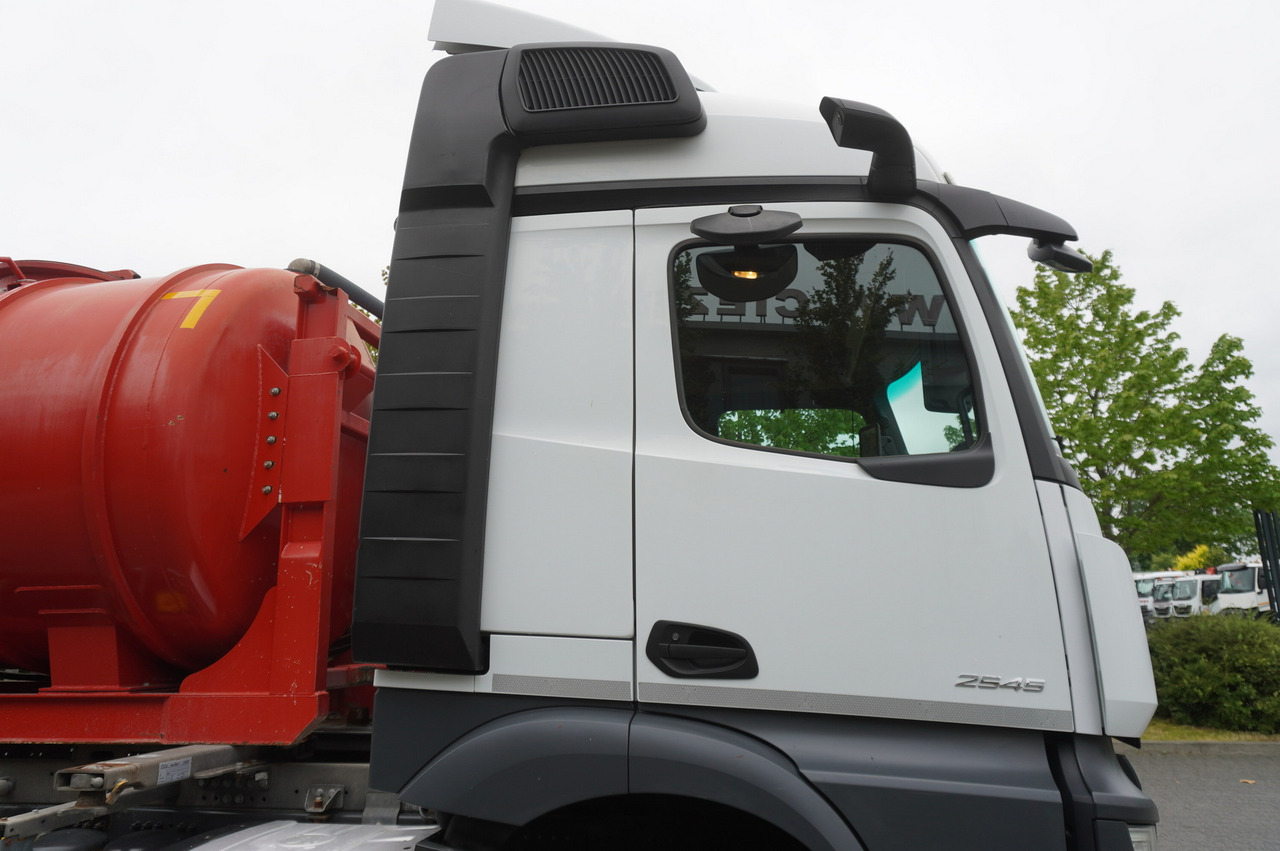 Камион цистерна MERCEDES-BENZ Actros 2545 6 × 2 MP5 / NEW septic barrel 13000 L: снимка 27