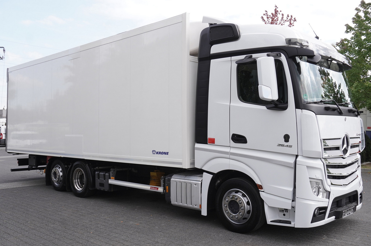 MERCEDES-BENZ Actros 2545 MP5 6×2 E6 / KRONE REFRIGERATOR 40 pallets Bitemperature Doppelstock / high 2.7m - Рефрижератор камион: снимка 2 MERCEDES-BENZ Actros 2545 MP5 6×2 E6 / KRONE REFRIGERATOR 40 pallets Bitemperature Doppelstock / high 2.7m - Рефрижератор камион: снимка 2