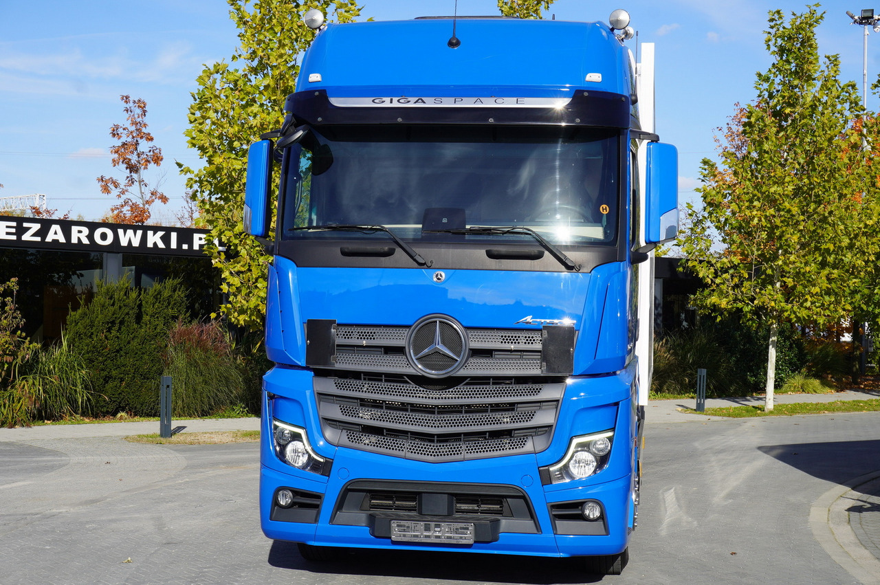 MERCEDES-BENZ Actros 2548 E6 / GIGA / Cab Lounge chair / Lamberet Refrigerator / Carrier Supra 950 - Рефрижератор камион: снимка 5 MERCEDES-BENZ Actros 2548 E6 / GIGA / Cab Lounge chair / Lamberet Refrigerator / Carrier Supra 950 - Рефрижератор камион: снимка 5