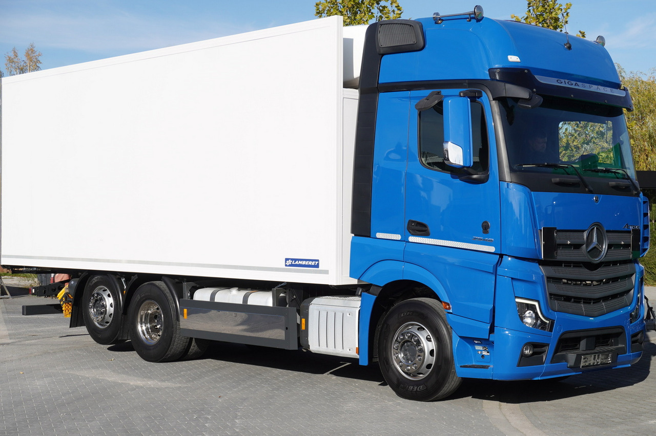 MERCEDES-BENZ Actros 2548 E6 / GIGA / Cab Lounge chair / Lamberet Refrigerator / Carrier Supra 950 - Рефрижератор камион: снимка 2 MERCEDES-BENZ Actros 2548 E6 / GIGA / Cab Lounge chair / Lamberet Refrigerator / Carrier Supra 950 - Рефрижератор камион: снимка 2