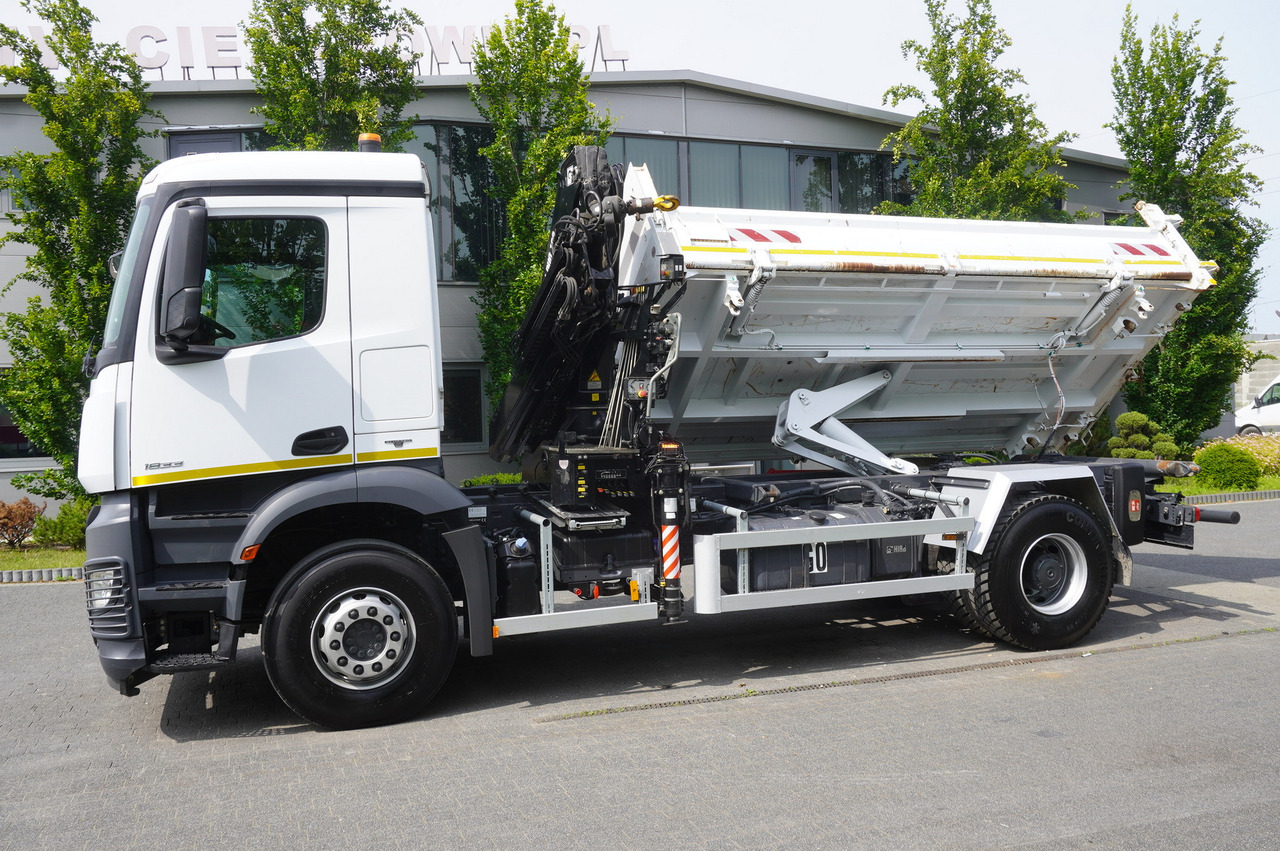 Лизинг на MERCEDES-BENZ Arocs 1833 / 87,000 km!!! / Hds HIAB X-DUO 128 B-2 / three-sided tipper MERCEDES-BENZ Arocs 1833 / 87,000 km!!! / Hds HIAB X-DUO 128 B-2 / three-sided tipper: снимка 15