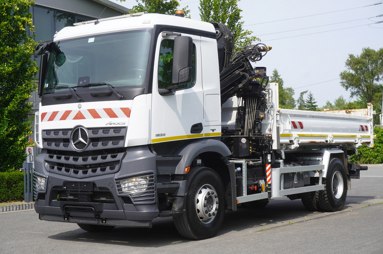 MERCEDES-BENZ Arocs 1833 / 87,000 km!!! / Hds HIAB X-DUO 128 B-2 / three-sided tipper - Самосвал камион, Камион с кран: снимка 3 MERCEDES-BENZ Arocs 1833 / 87,000 km!!! / Hds HIAB X-DUO 128 B-2 / three-sided tipper - Самосвал камион, Камион с кран: снимка 3