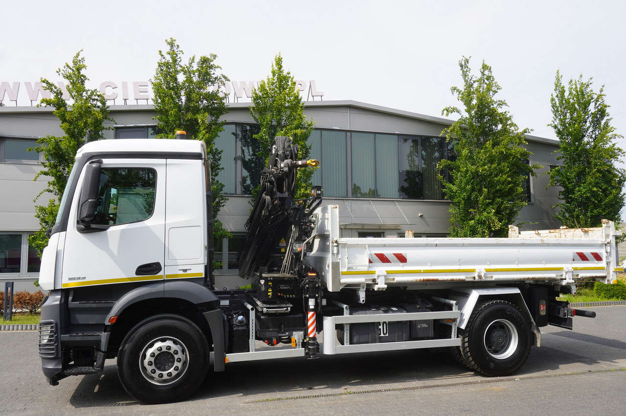 MERCEDES-BENZ Arocs 1833 / 87,000 km!!! / Hds HIAB X-DUO 128 B-2 / three-sided tipper - Камион с кран, Камион с кран: снимка 5 MERCEDES-BENZ Arocs 1833 / 87,000 km!!! / Hds HIAB X-DUO 128 B-2 / three-sided tipper - Камион с кран, Камион с кран: снимка 5