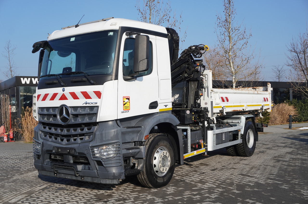 MERCEDES-BENZ Arocs 1833 / 87,000 km!!! / Hds HIAB X-DUO 128 B-2 / three-sided tipper - Бордови камион, Камион с кран: снимка 3 MERCEDES-BENZ Arocs 1833 / 87,000 km!!! / Hds HIAB X-DUO 128 B-2 / three-sided tipper - Бордови камион, Камион с кран: снимка 3