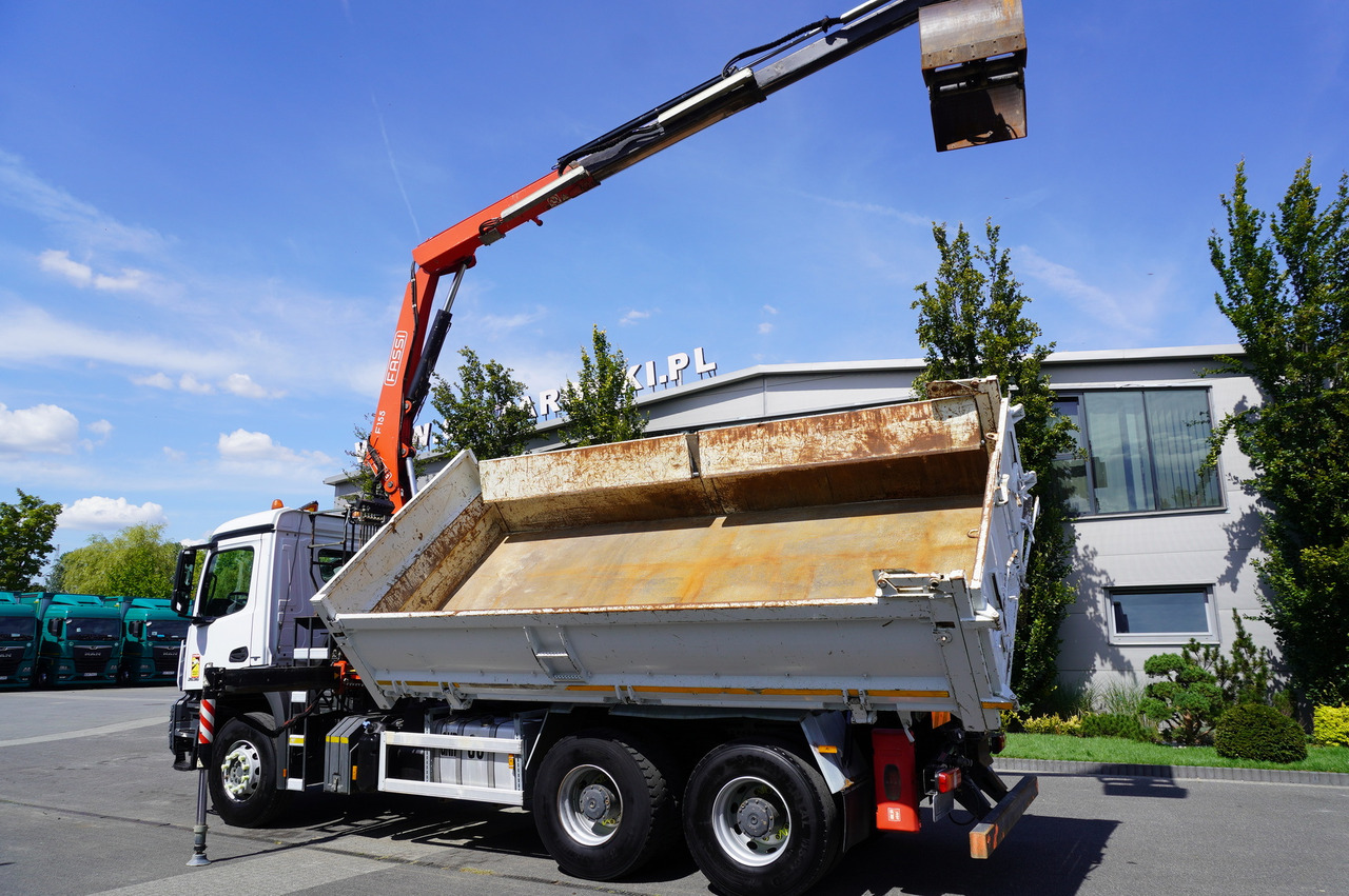 MERCEDES-BENZ Arocs 2636 / 6x4 / HDS Fassi / 3-Way Tipper / Bortmatic - Камион с кран: снимка 3 MERCEDES-BENZ Arocs 2636 / 6x4 / HDS Fassi / 3-Way Tipper / Bortmatic - Камион с кран: снимка 3