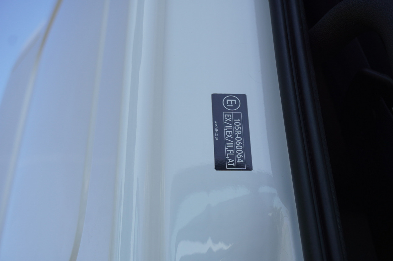 MERCEDES-BENZ Atego 1223 / Lamberet Refrigerator / Full ADR / Sleeper cab / 175 tho. km - Рефрижератор камион: снимка 3 MERCEDES-BENZ Atego 1223 / Lamberet Refrigerator / Full ADR / Sleeper cab / 175 tho. km - Рефрижератор камион: снимка 3
