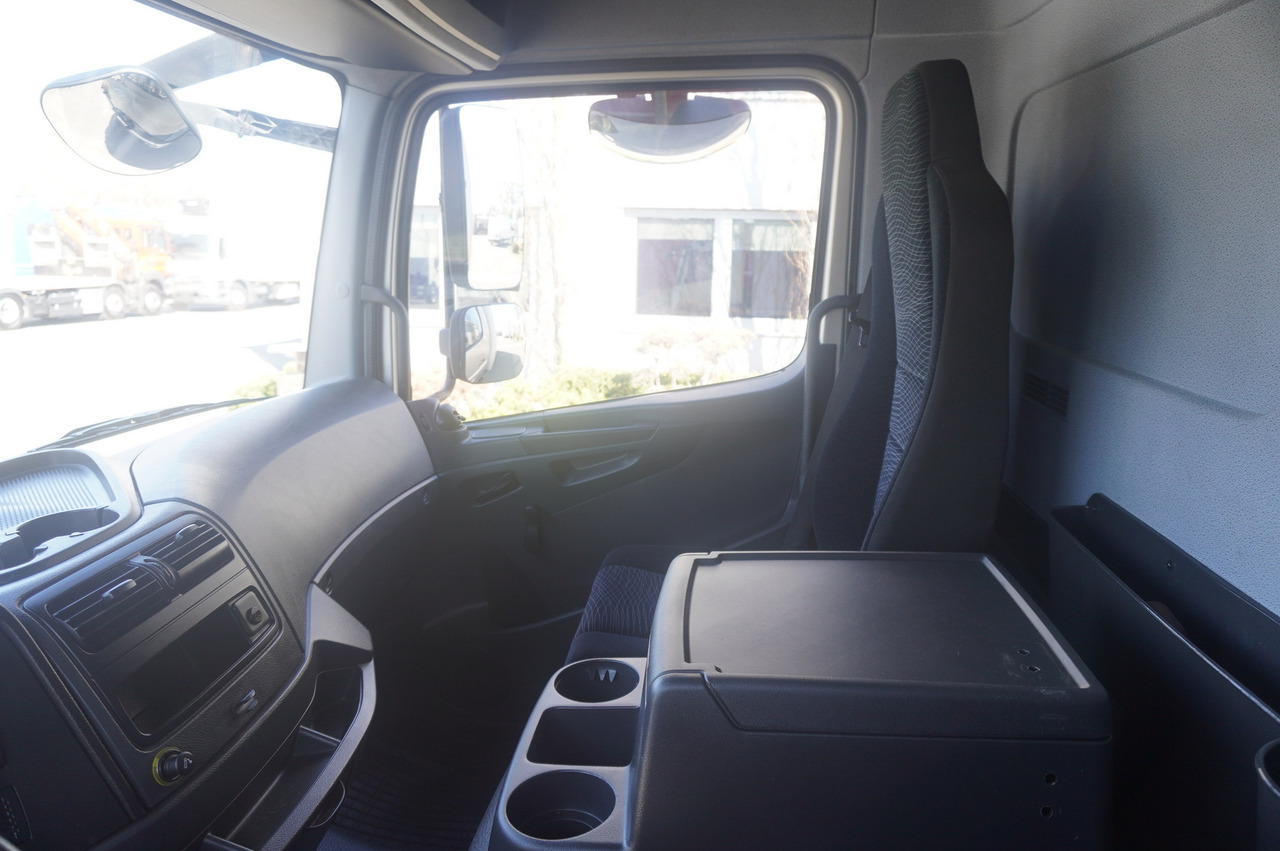 Лизинг на MERCEDES-BENZ Atego 818 / Box superstructure / DAUTEL tailgate 1.5 T MERCEDES-BENZ Atego 818 / Box superstructure / DAUTEL tailgate 1.5 T: снимка 19