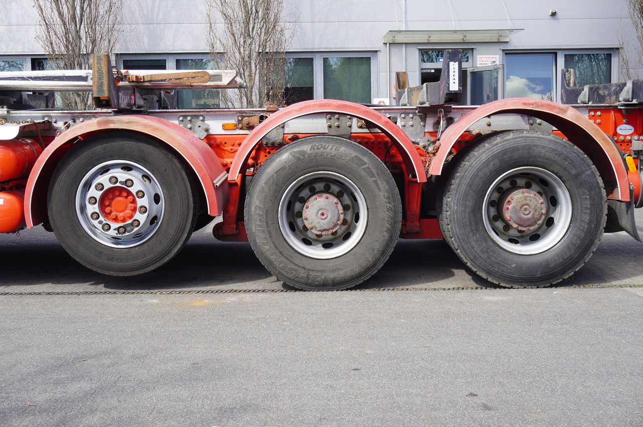 Камион с кран За превоз на дървесина Mercedes-Benz Arocs 3563 8 × 4 / 630 HP / steered axle / Logging superstructure: снимка 14