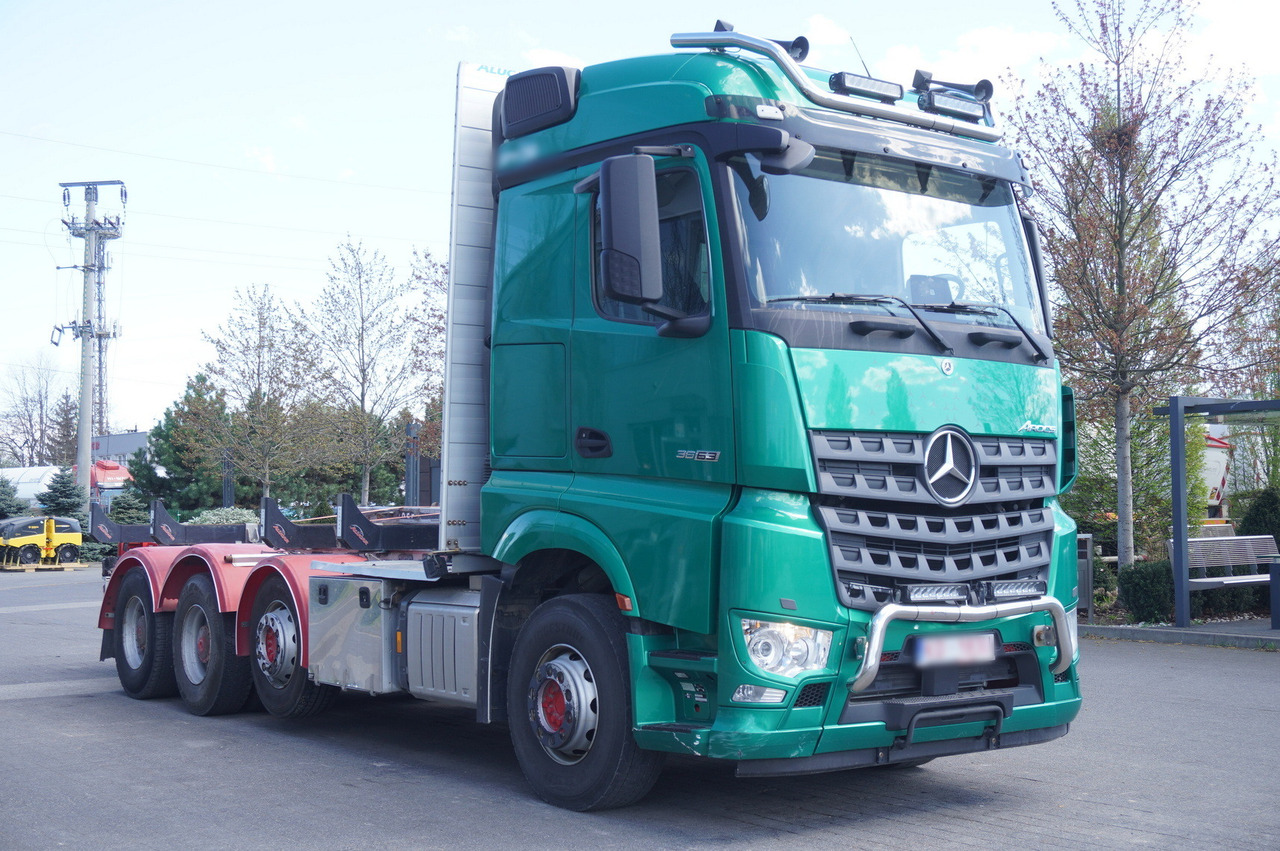 Камион с кран За превоз на дървесина Mercedes-Benz Arocs 3563 8 × 4 / 630 HP / steered axle / Logging superstructure: снимка 9