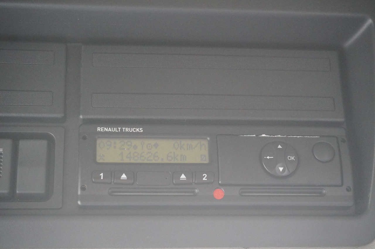 Рефрижератор камион За превоз на месо RENAULT D13 / 140 tho km !!! / Meat hook refrigerator / Thermoking T800R / 2 units: снимка 16