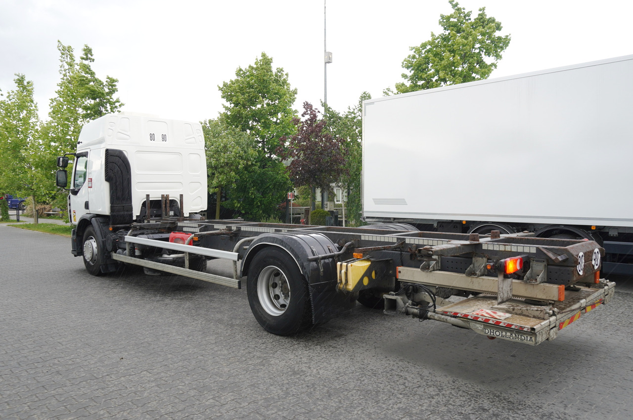RENAULT D19 Wide Glob / BDF / load capacity 11t / 280 thousand km / tail lift - Шаси кабина: снимка 3 RENAULT D19 Wide Glob / BDF / load capacity 11t / 280 thousand km / tail lift - Шаси кабина: снимка 3