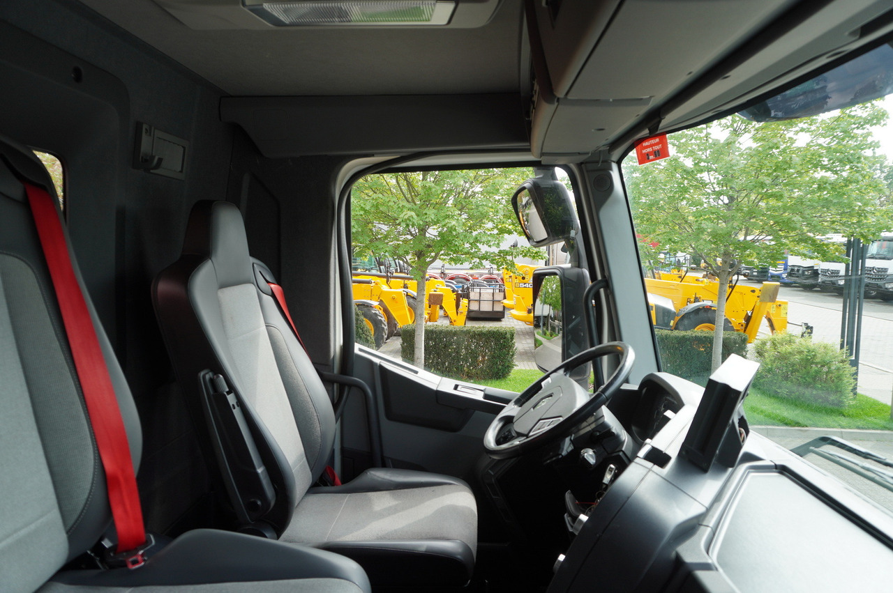 Самосвал камион, Камион с кран RENAULT K380 6×4 / FASSI F175 crane 7.85 t / 120 thousand km! / 2-sided tipper: снимка 31