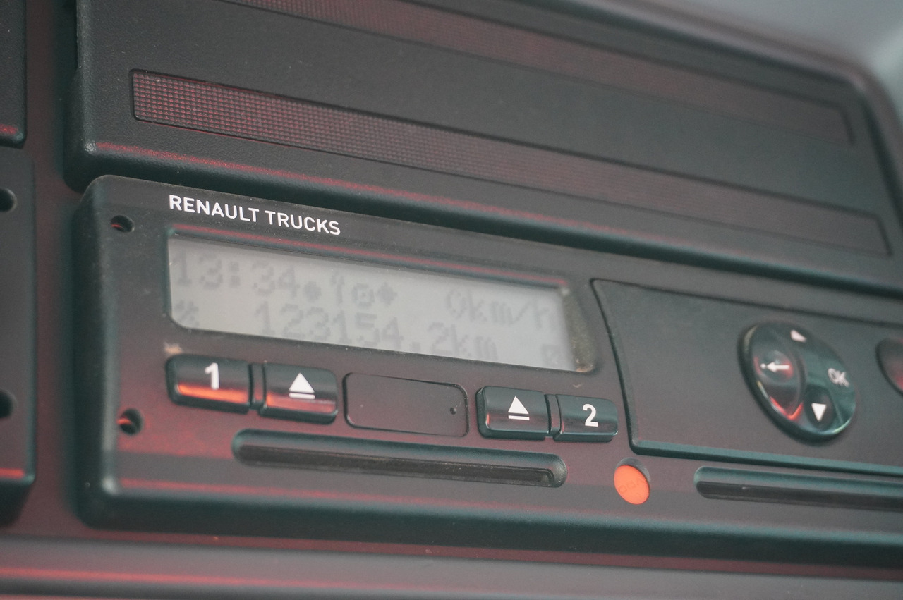 RENAULT K380 6×4 / FASSI F175 crane 7.85 t / 120 thousand km! / 2-sided tipper - Камион с кран: снимка 2 RENAULT K380 6×4 / FASSI F175 crane 7.85 t / 120 thousand km! / 2-sided tipper - Камион с кран: снимка 2