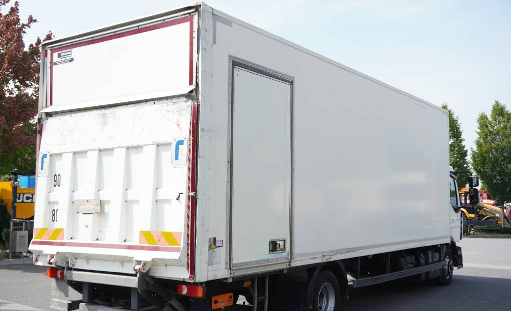 RENAULT Renault D12 E6 / Container 18 pallets / Lift - Камион фургон: снимка 5 RENAULT Renault D12 E6 / Container 18 pallets / Lift - Камион фургон: снимка 5