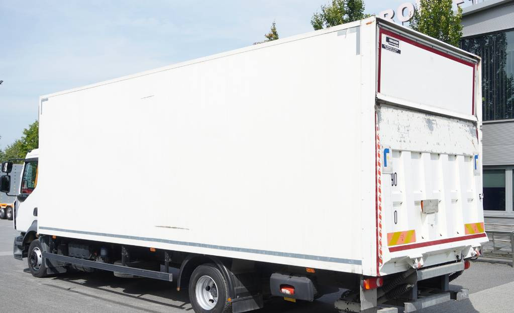 RENAULT Renault D12 E6 / Container 18 pallets / Lift - Камион фургон: снимка 3 RENAULT Renault D12 E6 / Container 18 pallets / Lift - Камион фургон: снимка 3