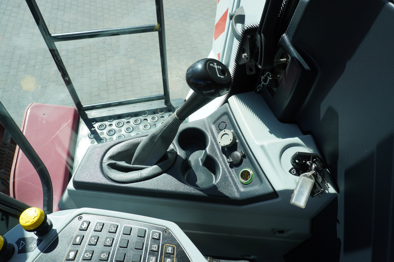 Зърнокомбайн ROSTSELMASH VECTOR 425 RSM-101 grain harvester + Header 5 m + rapeseed harvesting extension / 2300 MTH: снимка 25 Зърнокомбайн ROSTSELMASH VECTOR 425 RSM-101 grain harvester + Header 5 m + rapeseed harvesting extension / 2300 MTH: снимка 25