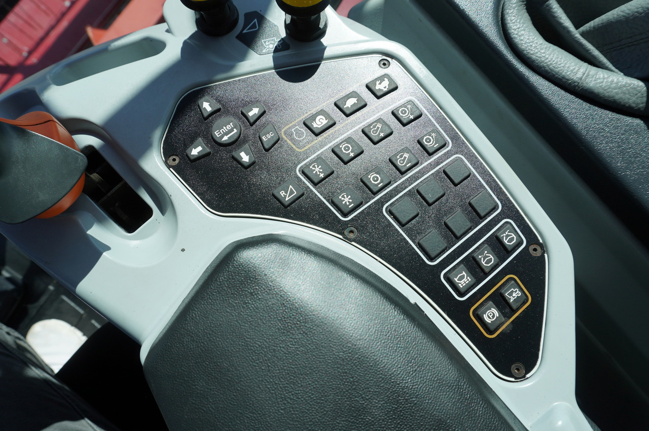 Зърнокомбайн ROSTSELMASH VECTOR 425 RSM-101 grain harvester + Header 5 m + rapeseed harvesting extension / 2300 MTH: снимка 24 Зърнокомбайн ROSTSELMASH VECTOR 425 RSM-101 grain harvester + Header 5 m + rapeseed harvesting extension / 2300 MTH: снимка 24