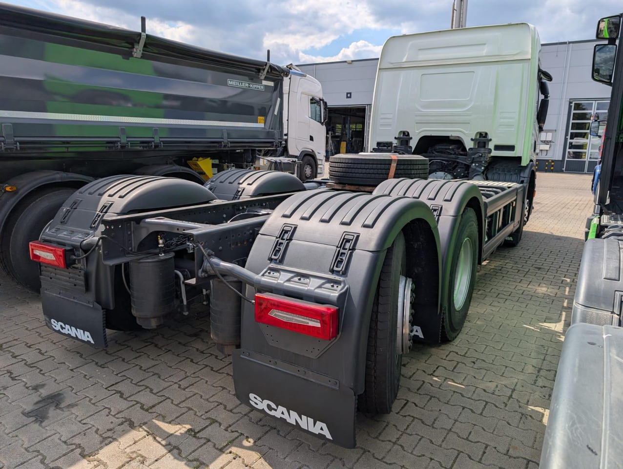 SCANIA P 340 B6x2*4NA / chassis frame / steering axle / CNG / large cab / 8 units - Боклукчийска кола: снимка 3 SCANIA P 340 B6x2*4NA / chassis frame / steering axle / CNG / large cab / 8 units - Боклукчийска кола: снимка 3
