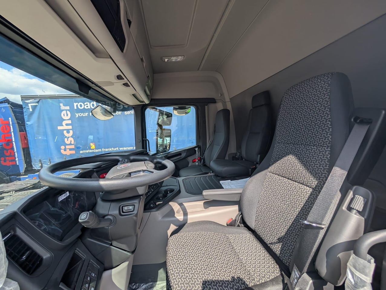 SCANIA P 340 B6x2*4NA / chassis frame / steering axle / CNG / large cab / 8 units - Шаси кабина: снимка 5 SCANIA P 340 B6x2*4NA / chassis frame / steering axle / CNG / large cab / 8 units - Шаси кабина: снимка 5