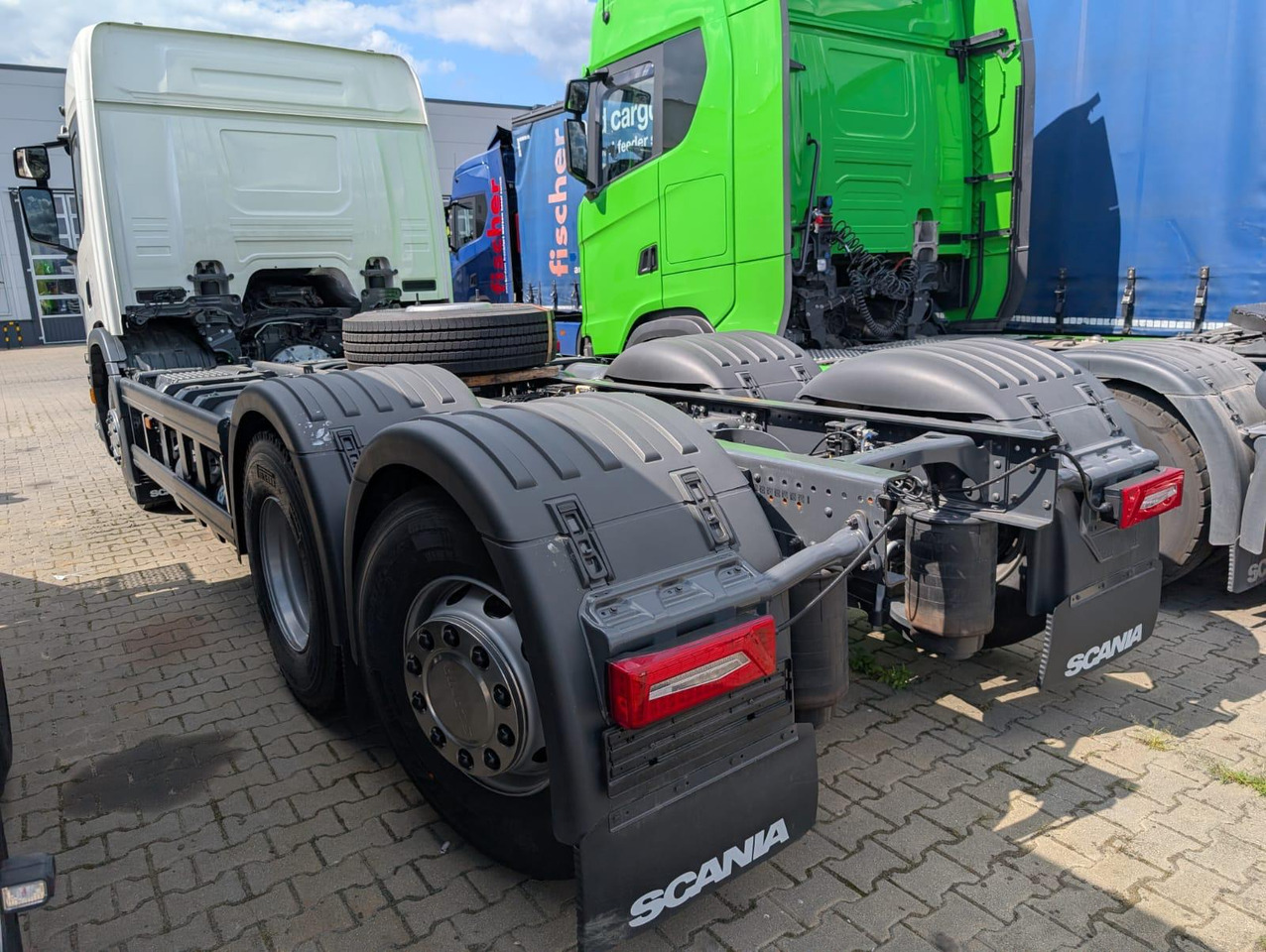 SCANIA P 340 B6x2*4NA / chassis frame / steering axle / CNG / large cab / 8 units - Боклукчийска кола: снимка 4 SCANIA P 340 B6x2*4NA / chassis frame / steering axle / CNG / large cab / 8 units - Боклукчийска кола: снимка 4