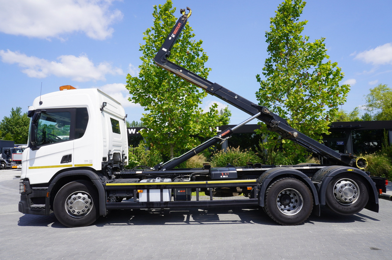 SCANIA P410 B6X2*4NA HIAB Multilift 21t / 150 tho.km hooklift - Мултилифт с кука камион: снимка 2 SCANIA P410 B6X2*4NA HIAB Multilift 21t / 150 tho.km hooklift - Мултилифт с кука камион: снимка 2