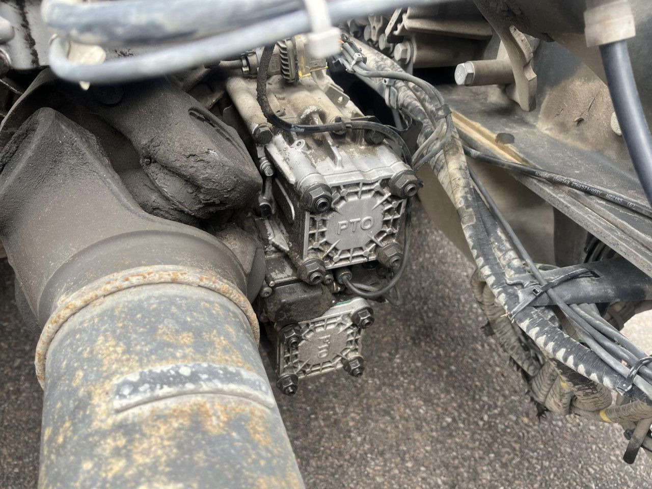 Шаси кабина SCANIA R560 B8x4*4 / Chassis / sleeper cab / Power take-off: снимка 10