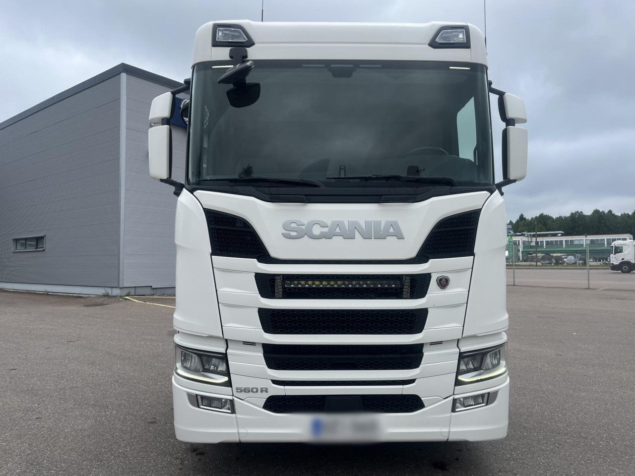 SCANIA R560 B8x4*4 / Chassis / sleeper cab / Power take-off - Камион с кран: снимка 4 SCANIA R560 B8x4*4 / Chassis / sleeper cab / Power take-off - Камион с кран: снимка 4